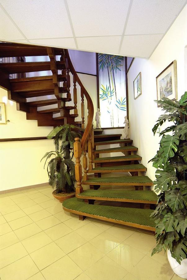 Hotel Piemontese Imperia Exterior foto